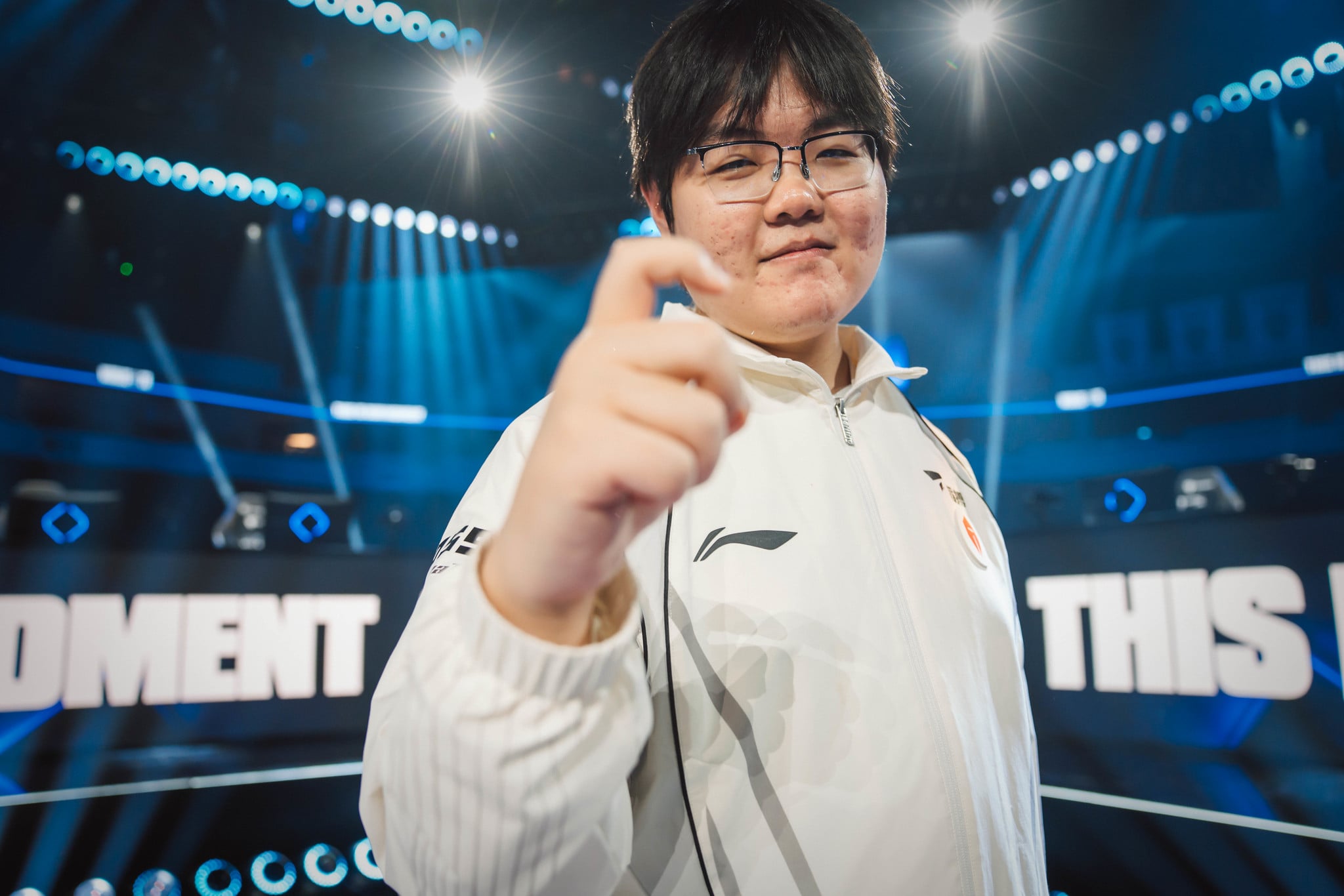 TES Overcome BLG and Visa Issues to Qualify For LoL Worlds Knockouts